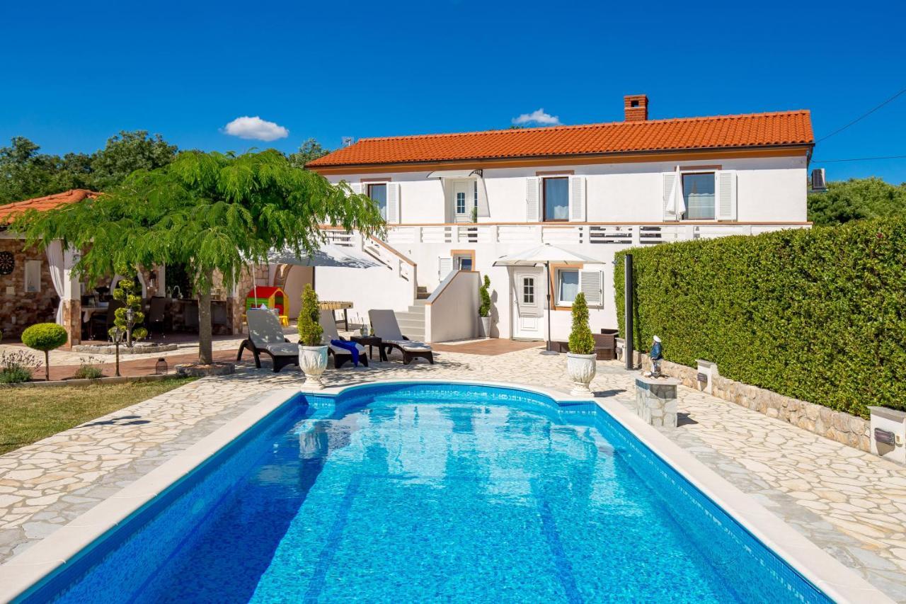 Villa Summer Oasis Dobrinj ภายนอก รูปภาพ