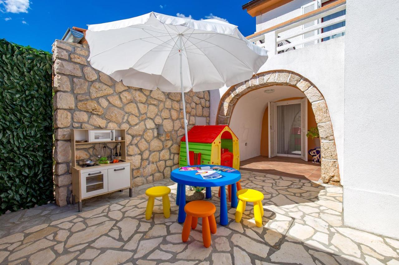Villa Summer Oasis Dobrinj ภายนอก รูปภาพ