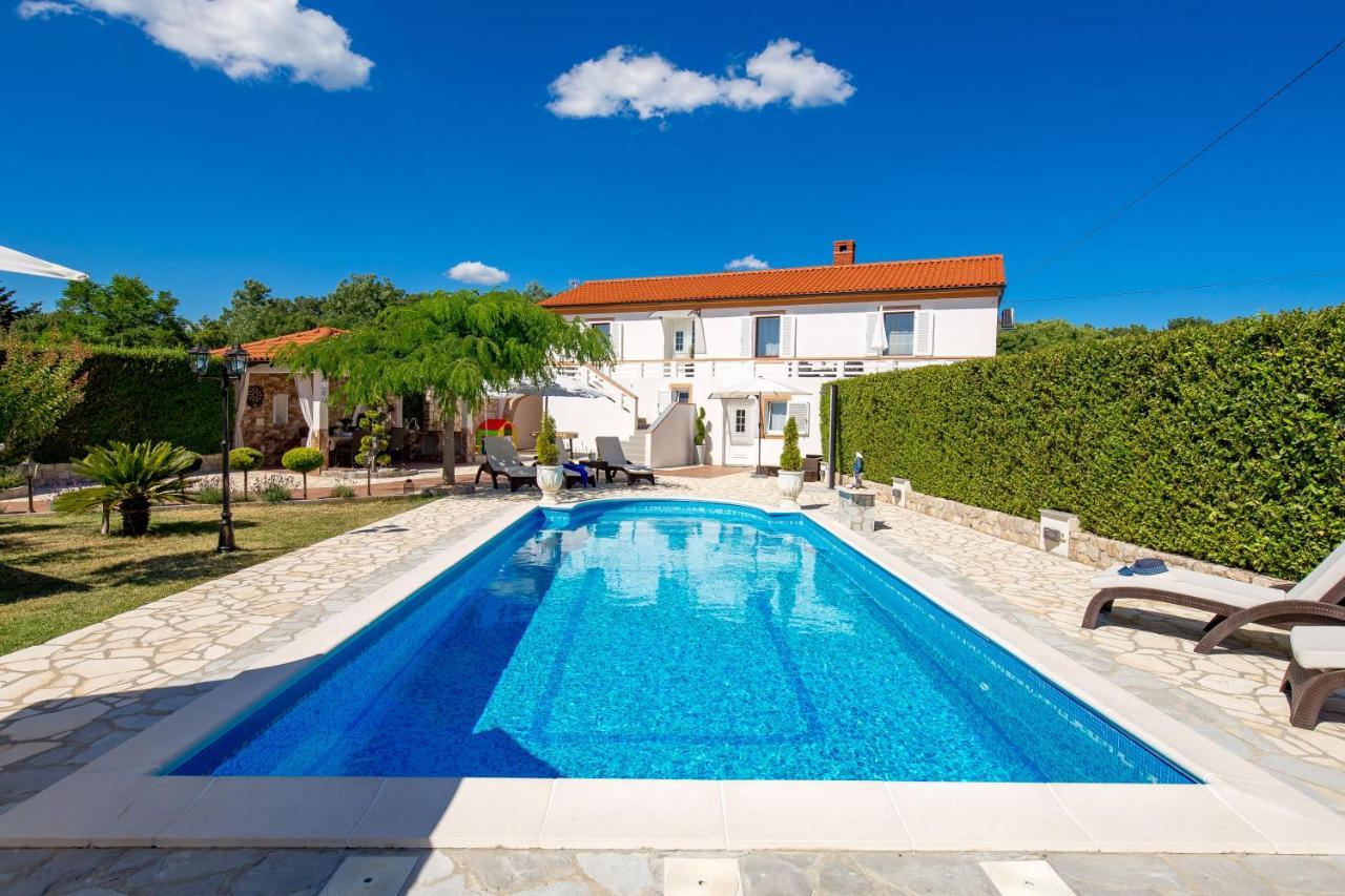 Villa Summer Oasis Dobrinj ภายนอก รูปภาพ
